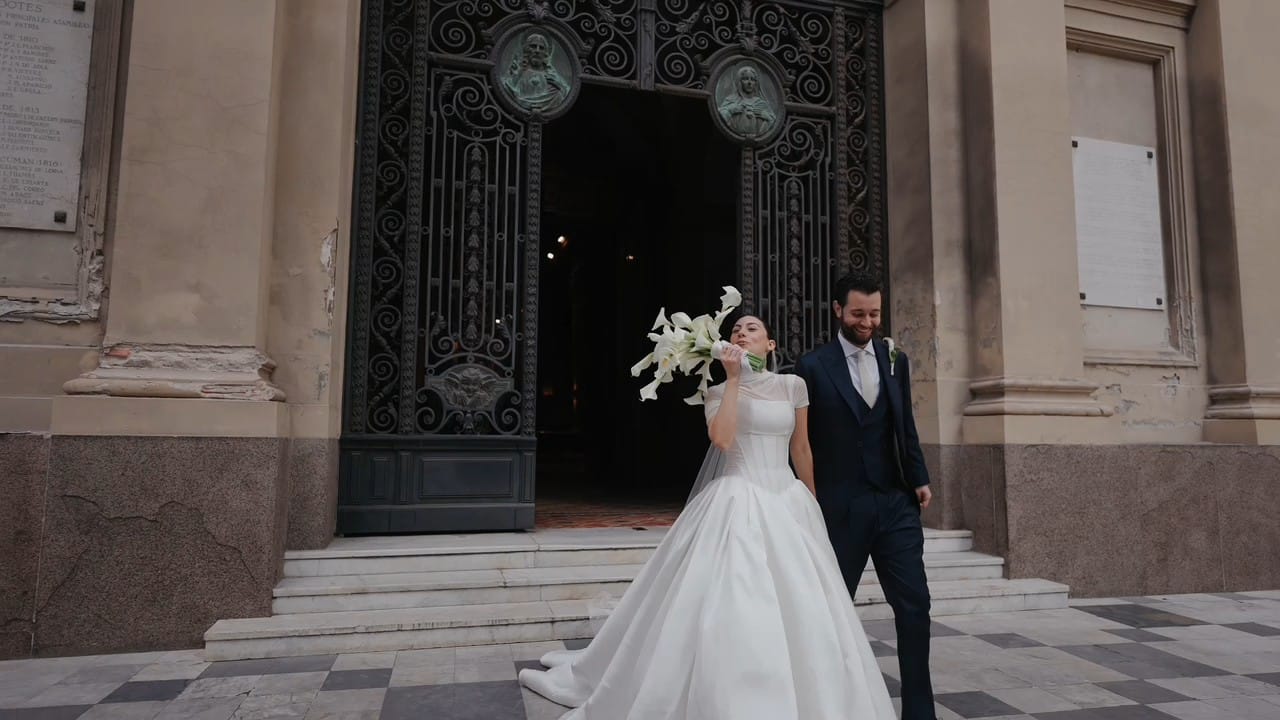 Regina y Javier saliendo de la Basílica de Nuestra Señora de la Merced, Buenos Aires